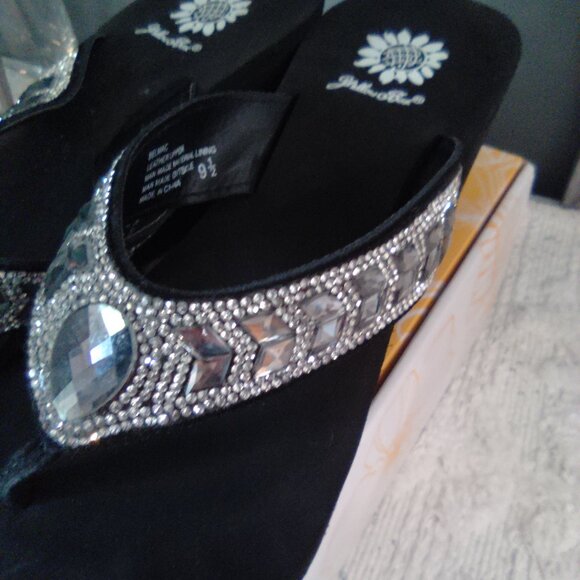 Rhinestone Bling Flip Flops - Picture 2 of 5